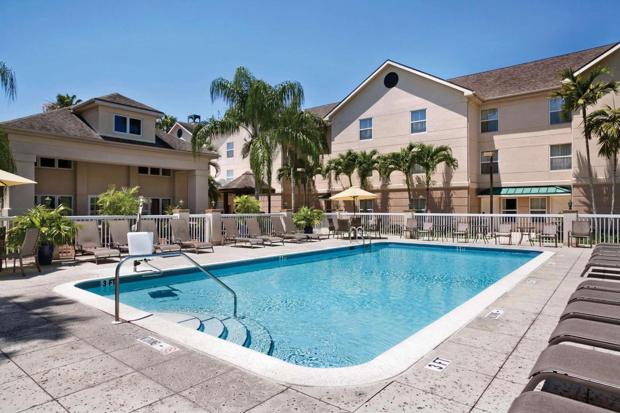 Homewood Suites By Hilton Fort Myers Kültér fotó