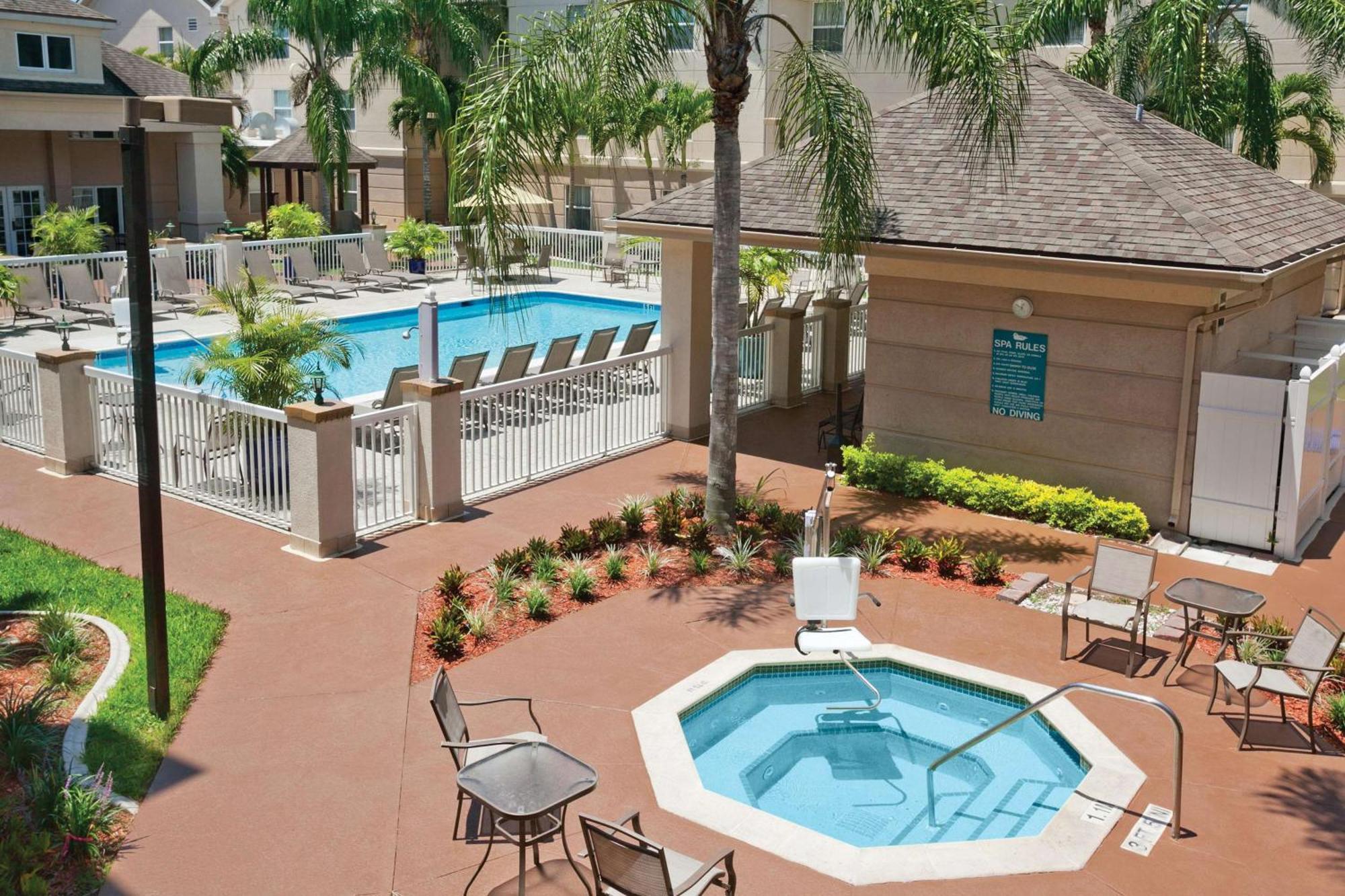 Homewood Suites By Hilton Fort Myers Kültér fotó